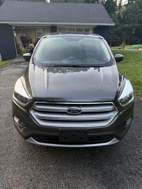 Gray 2017 Ford Escape SE