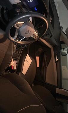 White 2023 Volkswagen Taos 1.5T SE