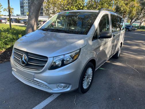 2023 Mercedes-Benz Metris Standard Roof