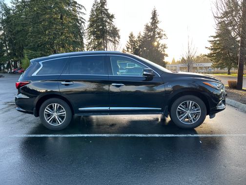 2017 INFINITI QX60 Base