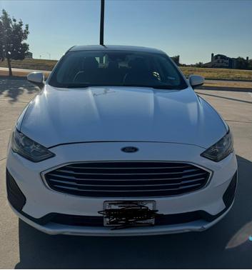 White 2019 Ford Fusion Hybrid SE
