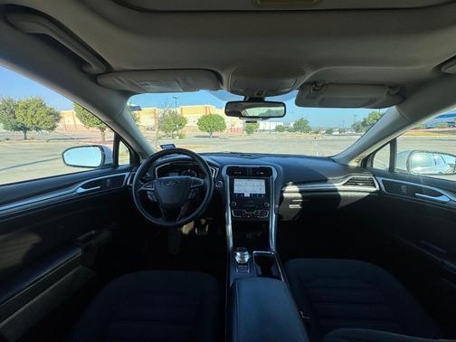 White 2019 Ford Fusion Hybrid SE