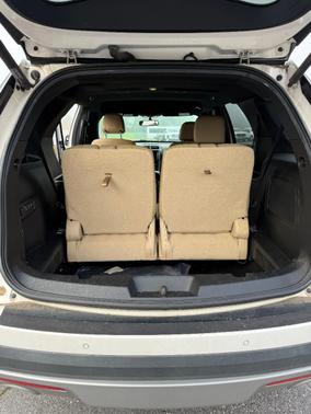 White 2017 Ford Explorer Limited
