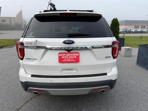 White 2017 Ford Explorer Limited