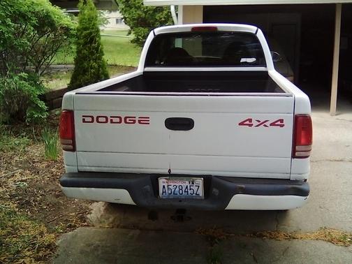 White 1998 Dodge Dakota Sport