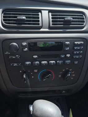 Gold 2003 Ford Taurus SE