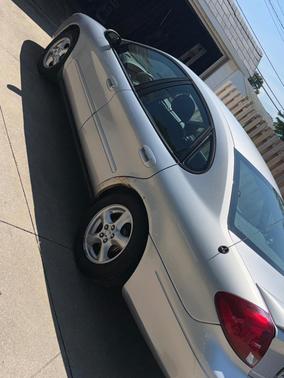 Gold 2003 Ford Taurus SE