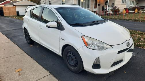 2013 Toyota Prius c Three