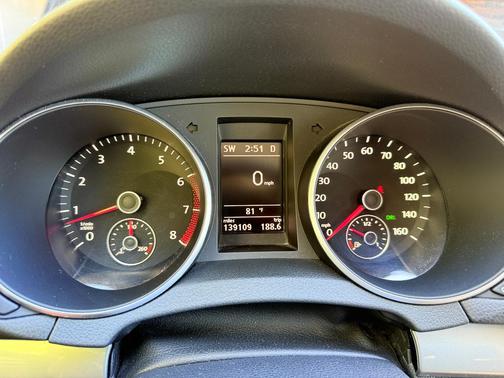 Blue 2012 Volkswagen Golf 2.5L