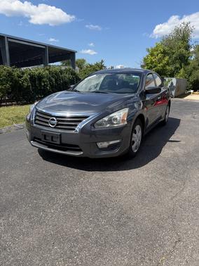 Gray 2013 Nissan Altima 2.5 S