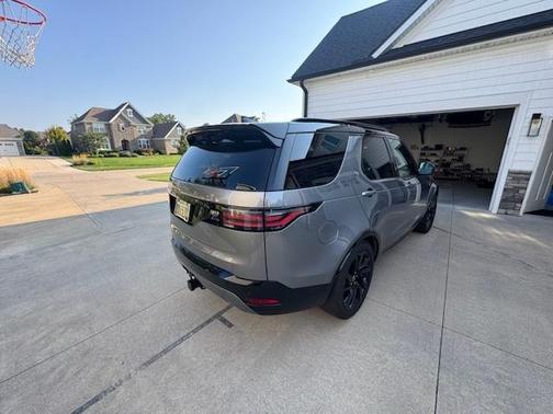 Gray 2023 Land Rover Discovery P300 S R-Dynamic