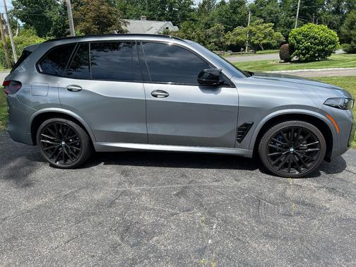 Gray 2025 BMW X5 M60i