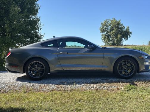 2021 Ford Mustang EcoBoost