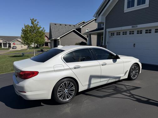 White 2018 BMW 540 i xDrive