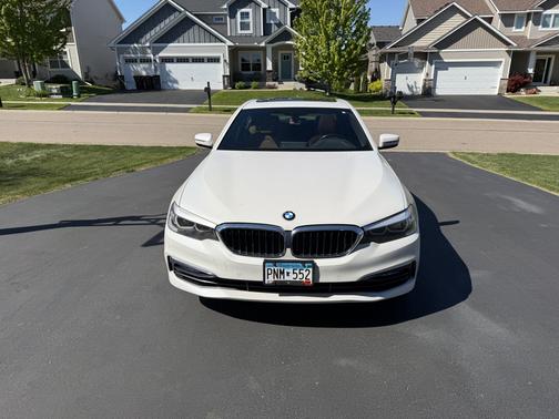 White 2018 BMW 540 i xDrive
