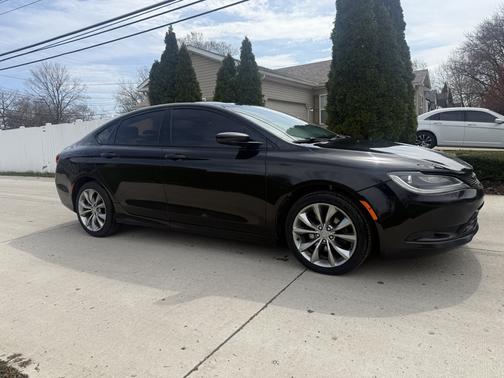 Black 2015 Chrysler 200 S