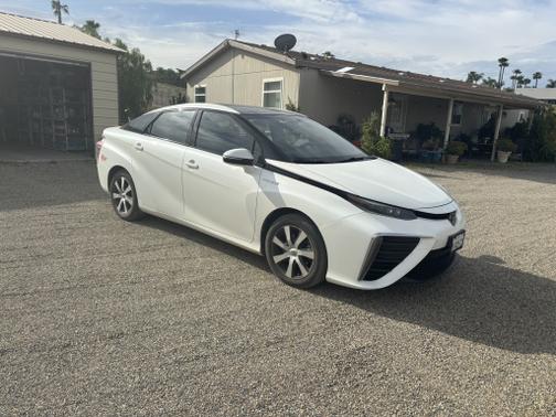 2017 Toyota Mirai Base