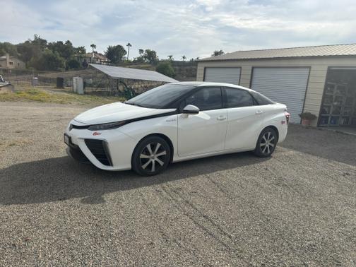 2017 Toyota Mirai Base
