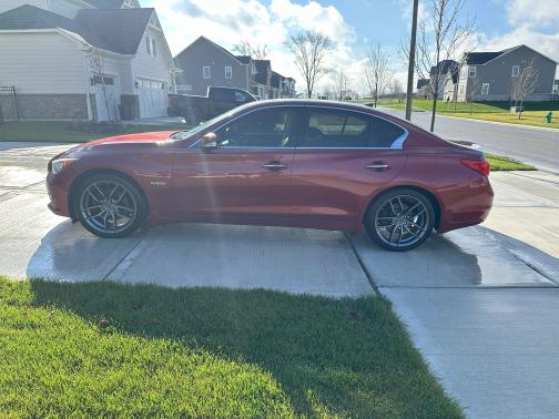 2014 INFINITI Q50 Hybrid Premium
