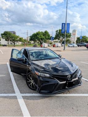 Black 2021 Toyota Camry SE