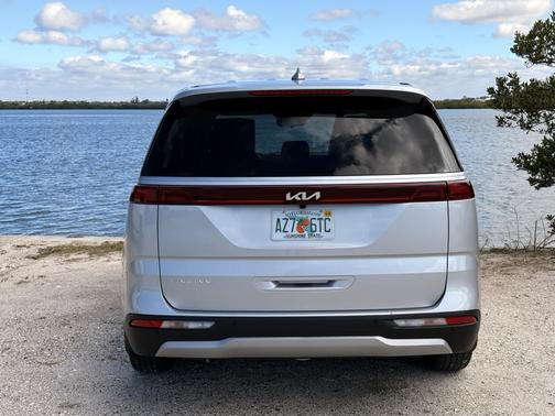 2023 Kia Carnival LX