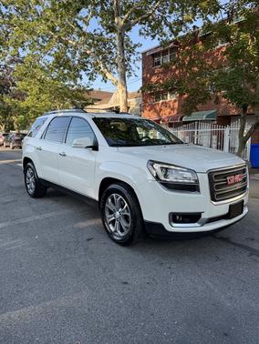 White 2015 GMC Acadia SLT-1