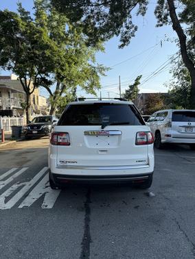 White 2015 GMC Acadia SLT-1