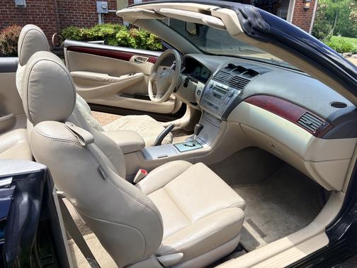 Black 2004 Toyota Camry Solara SE V6