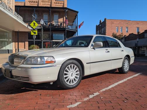 2005 Lincoln Town Car Signature