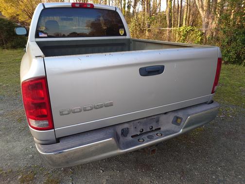 Silver 2002 Dodge Ram 1500 Quad Cab