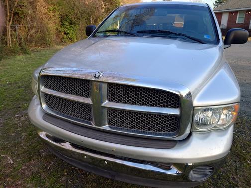 Silver 2002 Dodge Ram 1500 Quad Cab