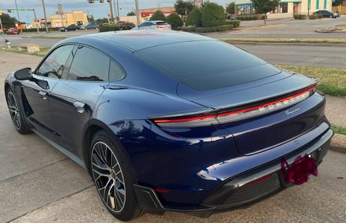 2022 Porsche Taycan Base