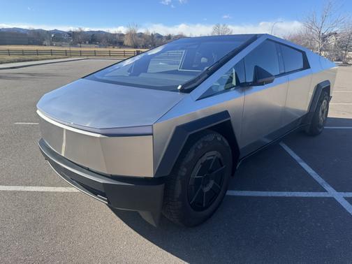 2024 Tesla Cybertruck AWD