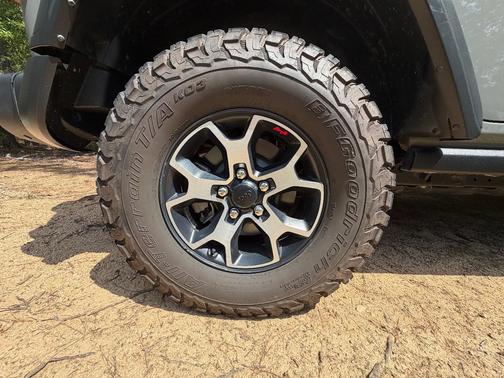 Silver 2022 Jeep Wrangler Unlimited Rubicon