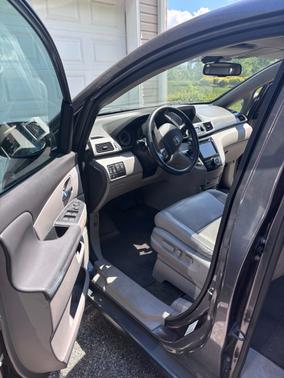 Gray 2016 Honda Odyssey EX-L