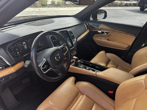 2019 Volvo XC90 T6 Inscription