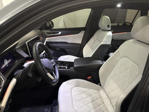 2025 Volkswagen Atlas Cross Sport 2.0T SEL Premium R-Line 4MOTION