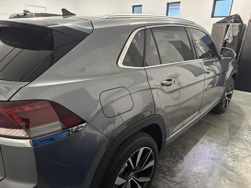 2025 Volkswagen Atlas Cross Sport 2.0T SEL Premium R-Line 4MOTION