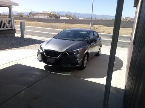 Gray 2020 Nissan Versa 1.6 S