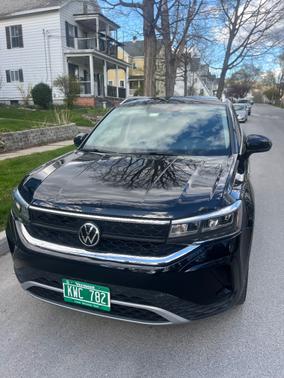 Black 2022 Volkswagen Taos 1.5T SE