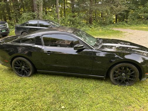 Black 2012 Ford Mustang GT