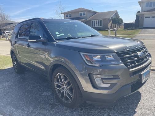 Gray 2017 Ford Explorer Sport