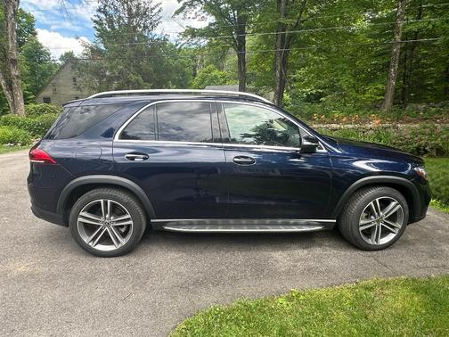 Blue 2022 Mercedes-Benz GLE 450 Base 4MATIC