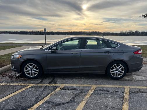 2014 Ford Fusion SE