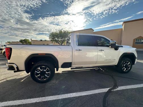 2024 GMC Sierra 2500 Denali Ultimate