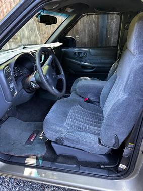Silver 2000 Chevrolet S-10 LS