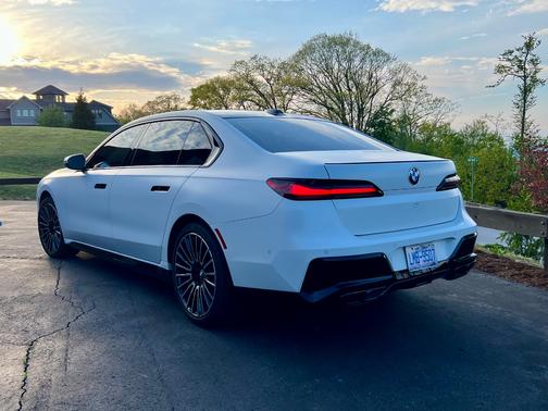 White 2025 BMW 760 i xDrive