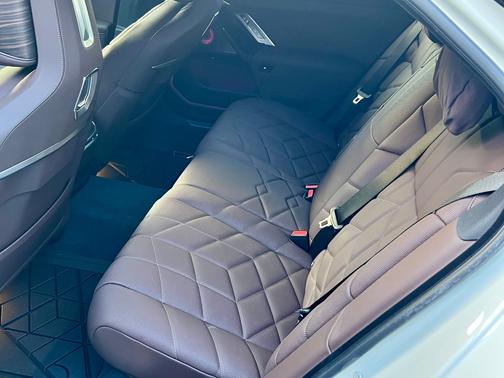 White 2025 BMW 760 i xDrive