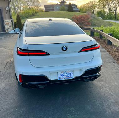 White 2025 BMW 760 i xDrive