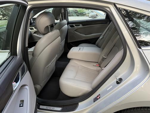 2015 Hyundai Genesis 3.8